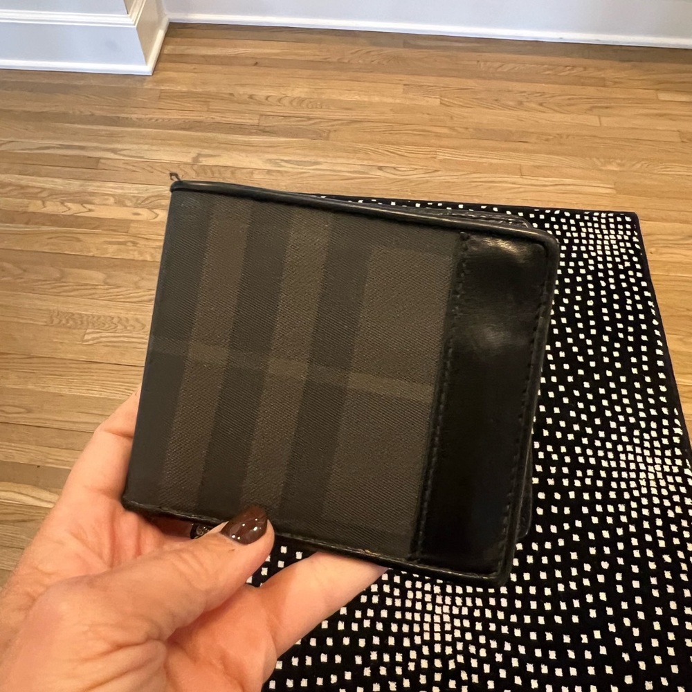 Burberry men’s style wallet